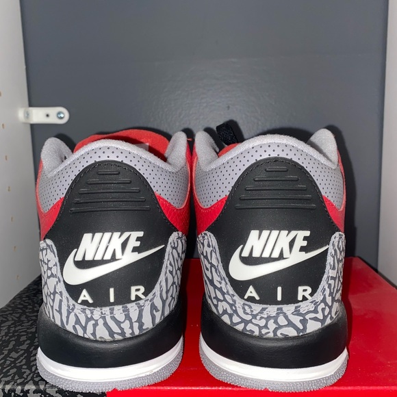 Jordan 3 SE Unite - Picture 4 of 6